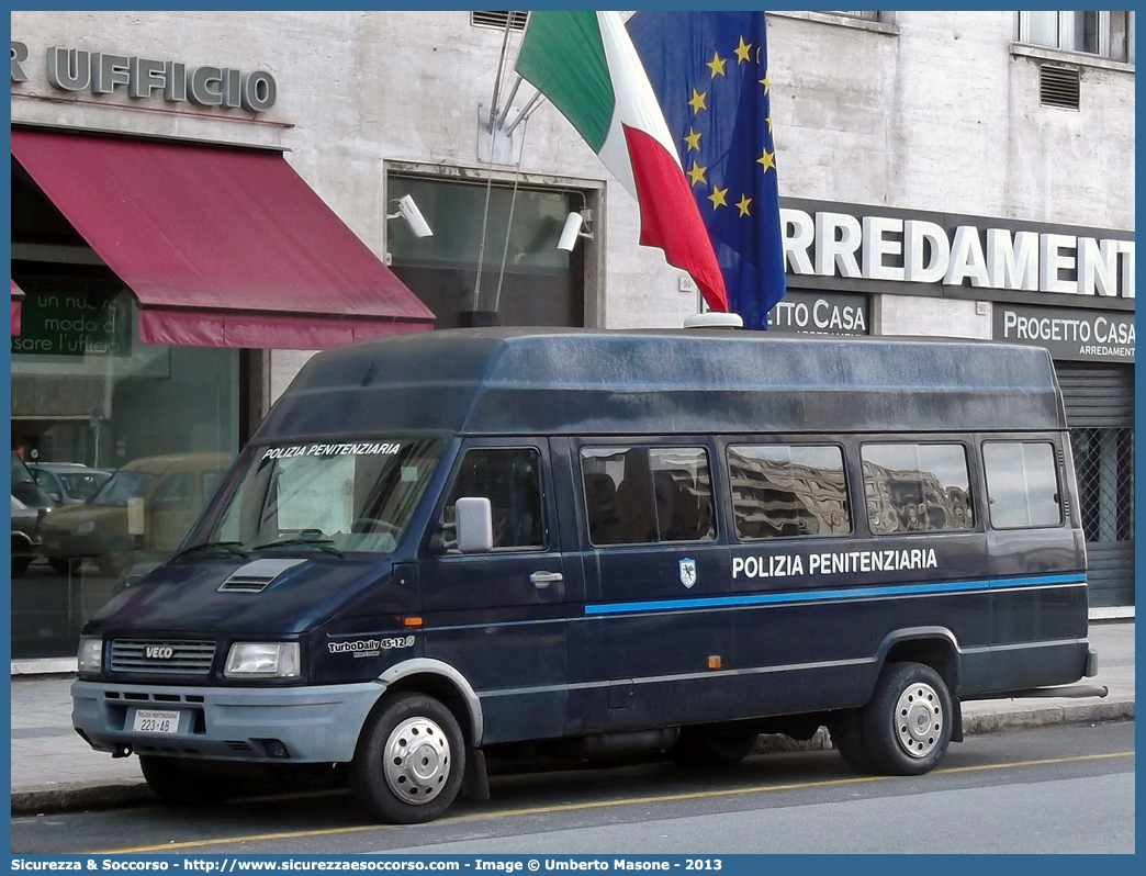 Polizia Penitenziaria 223AB
Polizia Penitenziaria
Iveco Daily 45-12 II serie
Parole chiave: PolPen;Pol.Pen.;AdiC;A.diC.;Agenti di Custodia;Polizia Penitenziaria;Iveco;Daily;45-12 II serie;223AB