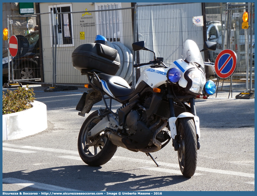 -
Polizia Municipale
Comune di La Spezia
Kawasaki Versys I serie
Parole chiave: Polizia;Locale;Municipale;La Spezia;Kawasaki;Versys