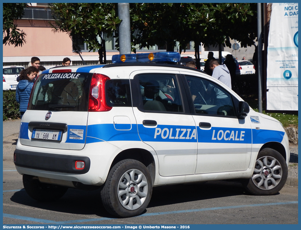 Polizia Locale YA688AM
Polizia Locale
Comune di La Spezia
Fiat Nuova Panda II serie
Allestitore Focaccia Group S.r.l.
Parole chiave: Polizia;Locale;Municipale;La Spezia;Fiat;Nuova Panda;Focaccia;YA688AM;YA 688 AM