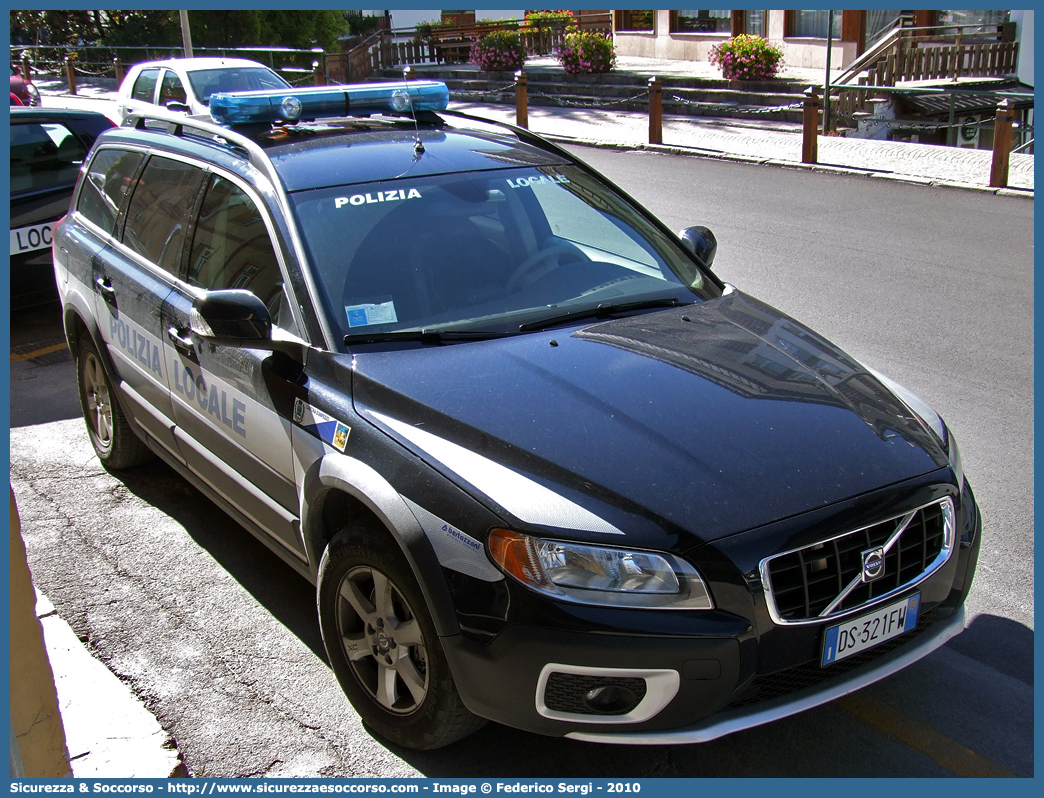 -
Polizia Locale
Comune di Cortina d'Ampezzo
Volvo XC70 III serie
Allestitore Bertazzoni S.r.l.
Parole chiave: Polizia;Locale;Municipale;Cortina d&#039;Ampezzo;Cortina;Ampezzo;Volvo;XC70;XC;70;Bertazzoni