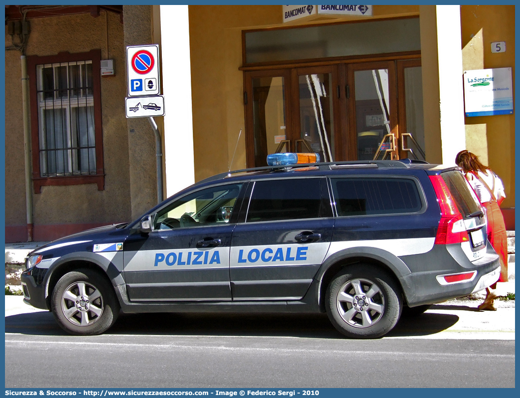 -
Polizia Locale
Comune di Cortina d'Ampezzo
Volvo XC70 III serie
Allestitore Bertazzoni S.r.l.
Parole chiave: Polizia;Locale;Municipale;Cortina d&#039;Ampezzo;Cortina;Ampezzo;Volvo;XC70;XC;70;Bertazzoni