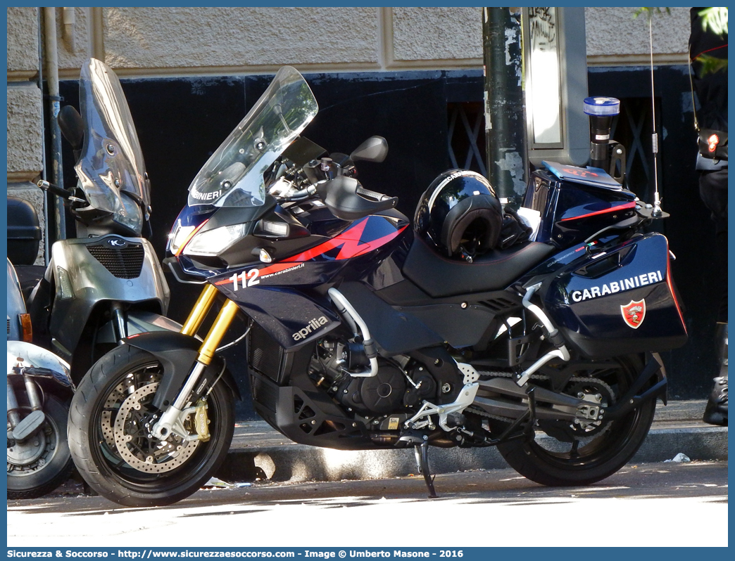 -
Arma dei Carabinieri
Aprilia Caponord 1200 II serie
Parole chiave: CC;C.C.;Arma;dei;Carabinieri;Radiomobile;Aprilia;Caponord;1200