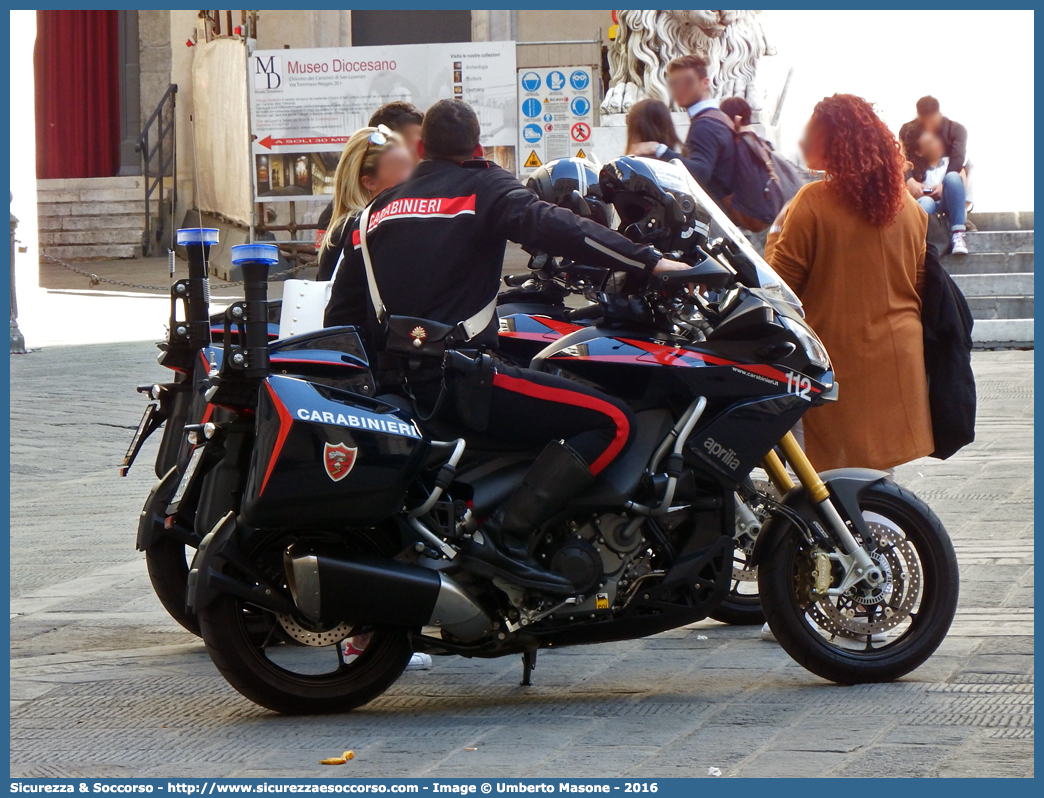 -
Arma dei Carabinieri
Aprilia Caponord 1200 II serie
Parole chiave: CC;C.C.;Arma;dei;Carabinieri;Radiomobile;Aprilia;Caponord;1200