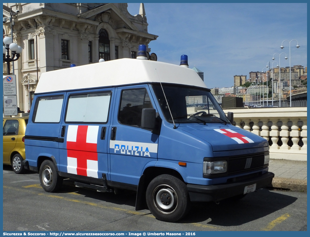 Polizia B1327
Polizia di Stato
Servizio Sanitario
Fiat Ducato I serie restyling
Parole chiave: Polizia di Stato;Polizia;PS;Servizio Sanitario;Fiat;Ambulanza;Ducato I serie restyling;B1327