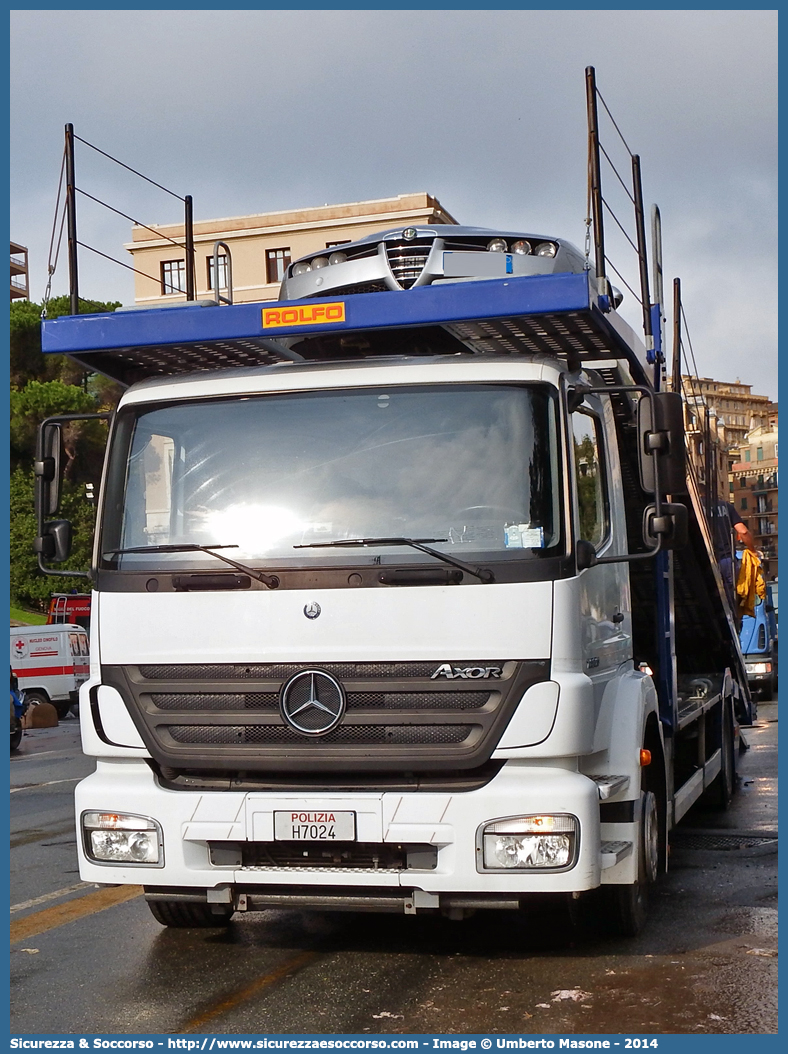 Polizia H7024
Polizia di Stato
Mercedes Benz Axor II serie
Allestitore Rolfo S.p.A.
Parole chiave: PS;P.S.;Polizia;di;Stato;Mercedes;Benz;Axor;Rolfo;Bisarca