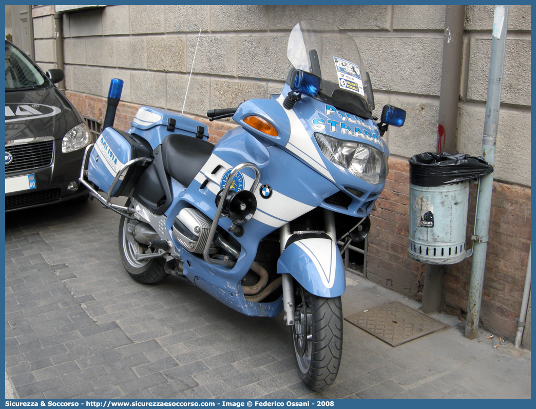 Polizia G0005
Polizia di Stato
Polizia Stradale
Bmw R850RT II serie
Parole chiave: Polizia di Stato;Polizia;PS;Polizia Stradale;BMW;R850;RT;G0005