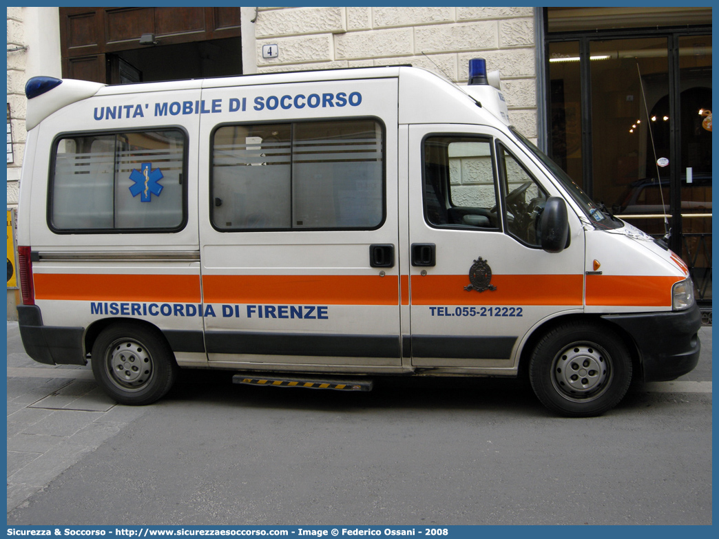 12
Misericordia di Firenze
Fiat Ducato II serie restyling
Allestitore Emergency Store
Parole chiave: Misericordie;Misericordia;Firenze;Ambulanza;Fiat;Ducato;Emergency Store