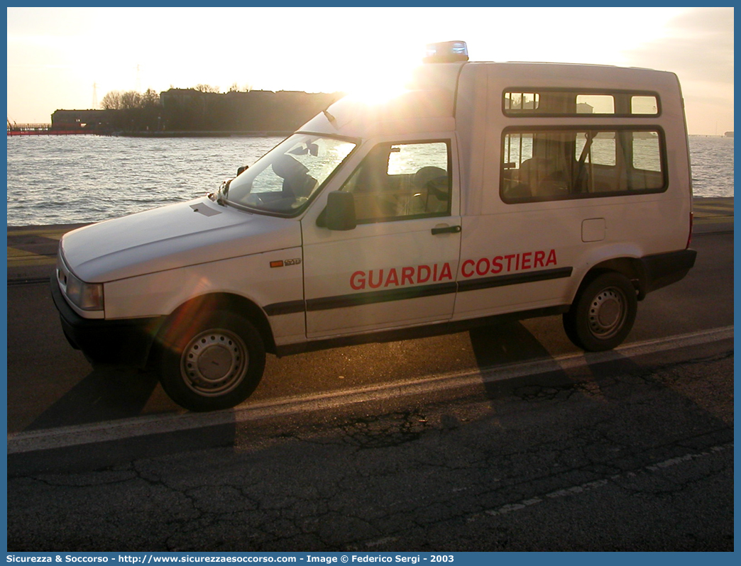 CP 2515
Corpo delle Capitanerie di Porto
Guardia Costiera
Fiat Fiorino II serie restyling
Parole chiave: Guardia Costiera;Capitaneria di Porto;Capitanerie di Porto;Fiat;Fiorino