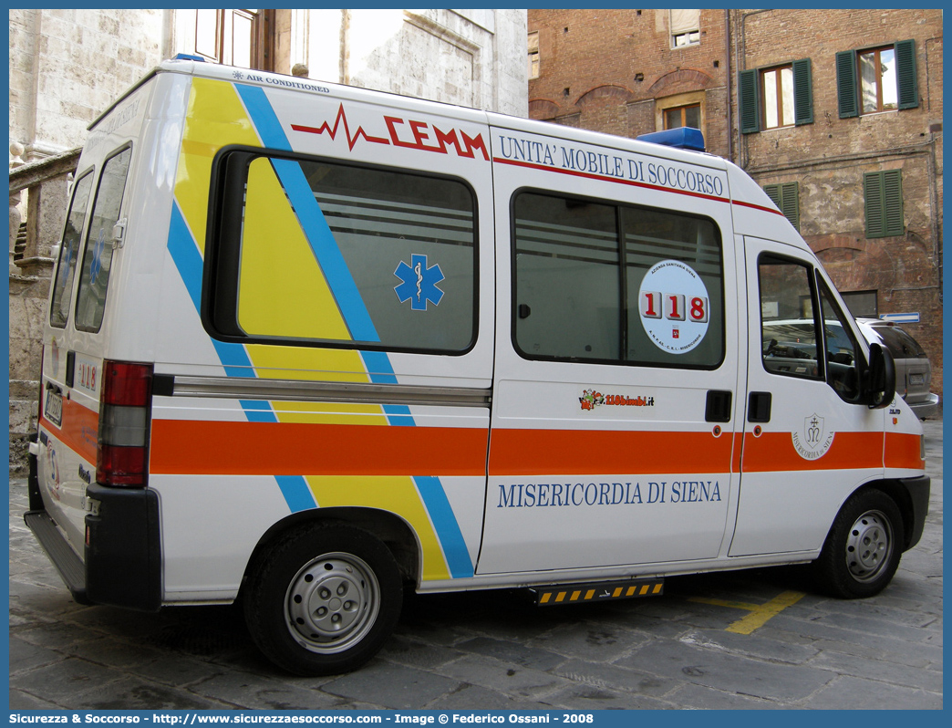 18
Misericordia di Siena
Fiat Ducato II serie
Allestitore Alessi e Becagli
Parole chiave: Misericordia;Misericordie;Siena;Fiat;Ducato;Alessi e Becagli;A&B;Ambulanza