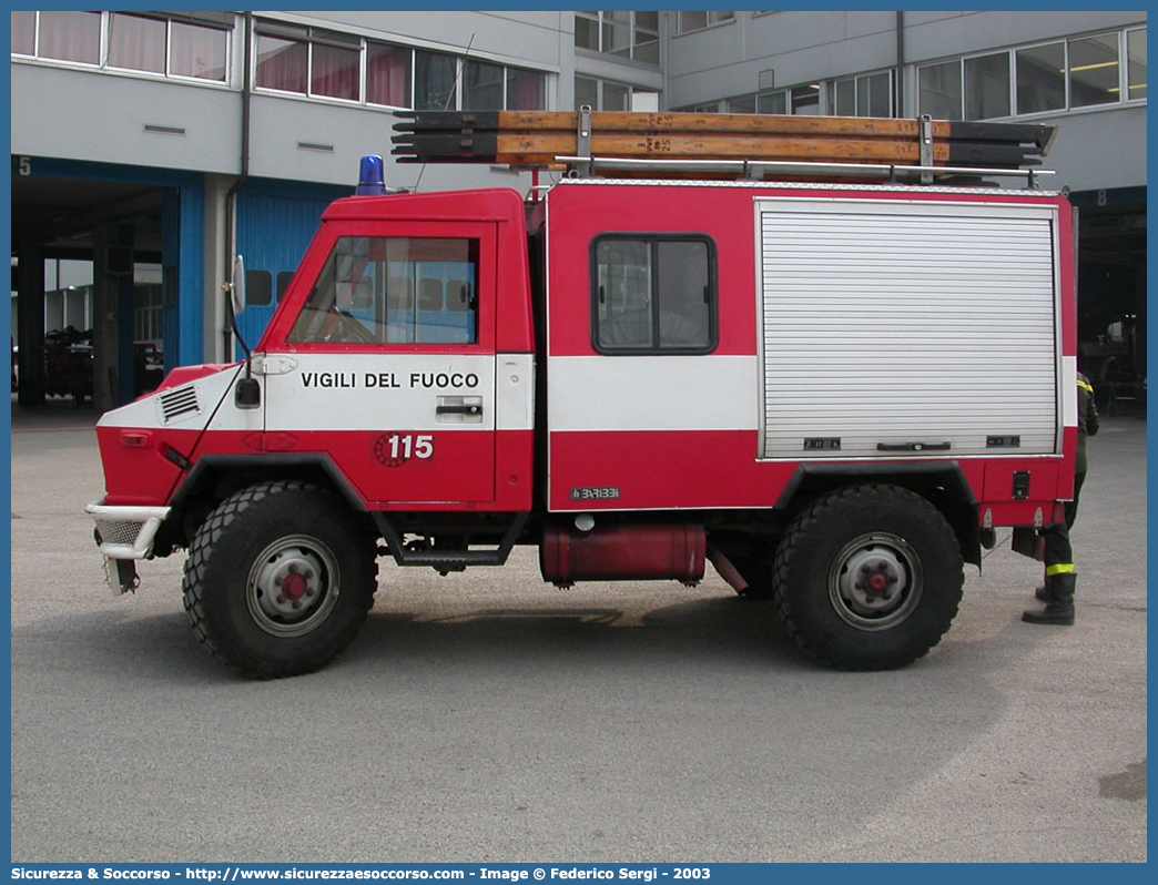 VF 16194
Corpo Nazionale Vigili del Fuoco
Iveco 40-10WM
Allestitore Baribbi S.p.A.
Parole chiave: VF;V.F.;VVF;V.V.F.;Corpo;Nazionale;Vigili;del;Fuoco;Polisoccorso;Iveco;40-10WM;40;10;WM;VM90;VM 90;Magirus