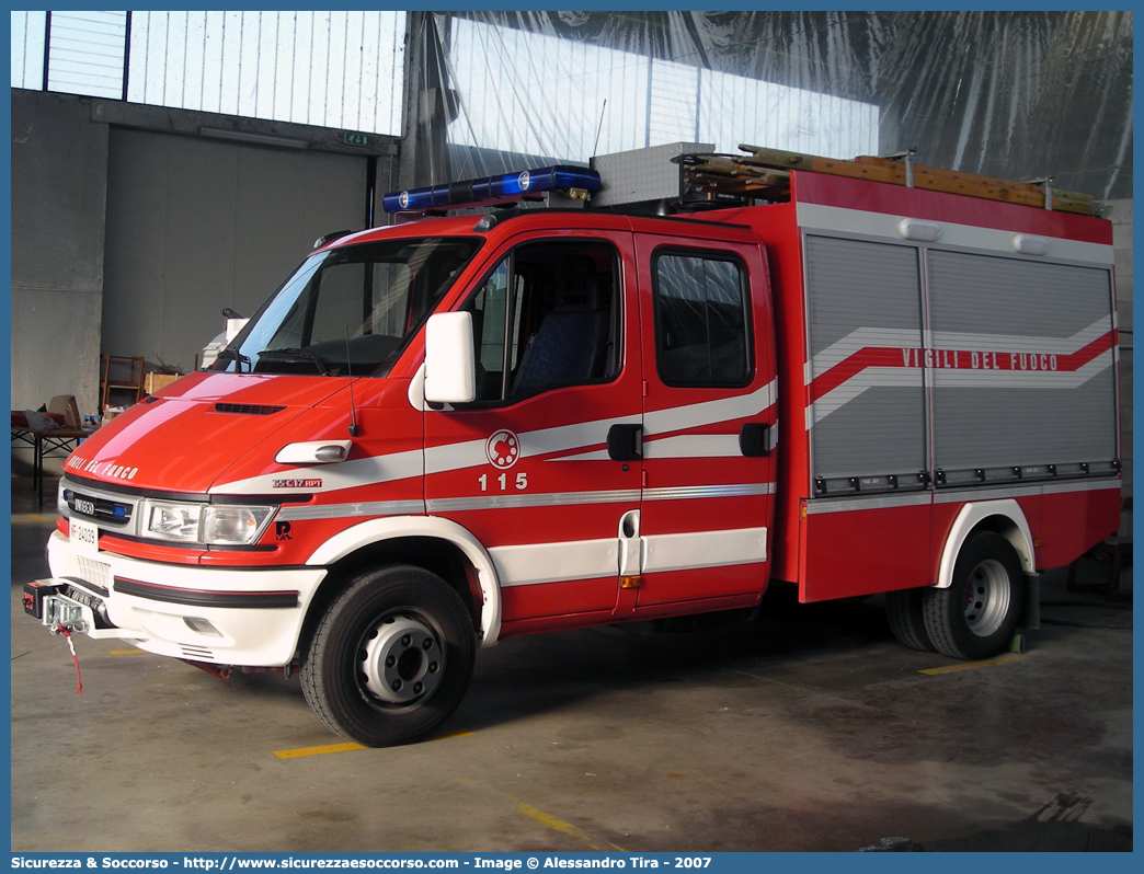 VF 24039
Corpo Nazionale Vigili del Fuoco
Iveco Daily 65C17 III serie
Allestitore Piemme Antincendi S.r.l.
Parole chiave: Corpo;Nazionale;Vigili del Fuoco;Vigili;Fuoco;Polisoccorso;Iveco;Daily;65C17;65 C 17;65C 17;65 C17;Piemme Antincendi