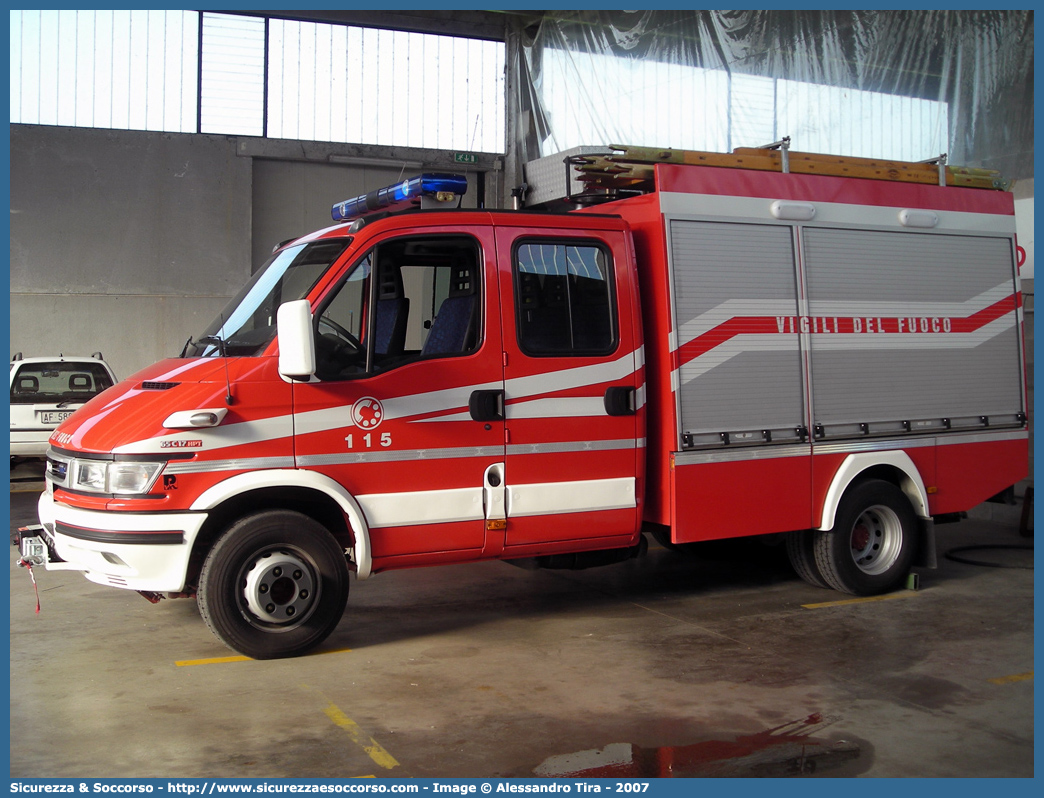 VF 24039
Corpo Nazionale Vigili del Fuoco
Iveco Daily 65C17 III serie
Allestitore Piemme Antincendi S.r.l.
Parole chiave: Corpo;Nazionale;Vigili del Fuoco;Vigili;Fuoco;Polisoccorso;Iveco;Daily;65C17;65 C 17;65C 17;65 C17;Piemme Antincendi