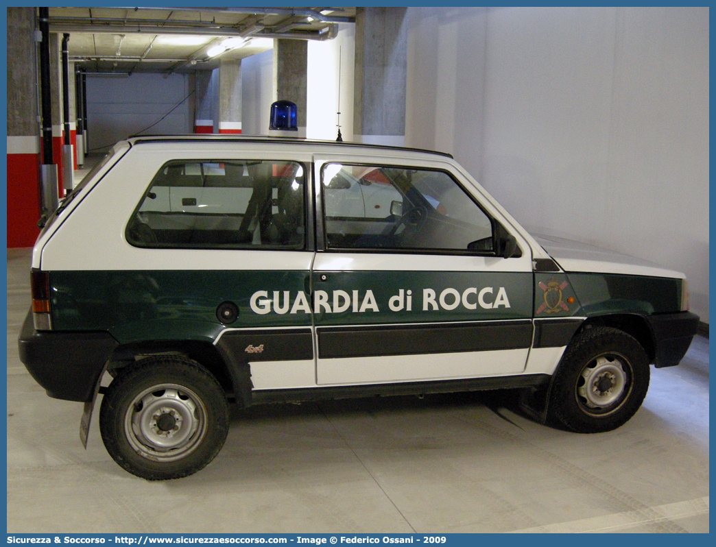 Polizia 157
Repubblica di San Marino
Guardia di Rocca
Fiat Panda 4x4 II serie
Parole chiave: Repubblica;San Marino;RSM;R.S.M.;Guardia di Rocca;Guardia;Rocca;Fiat;Panda;4x4