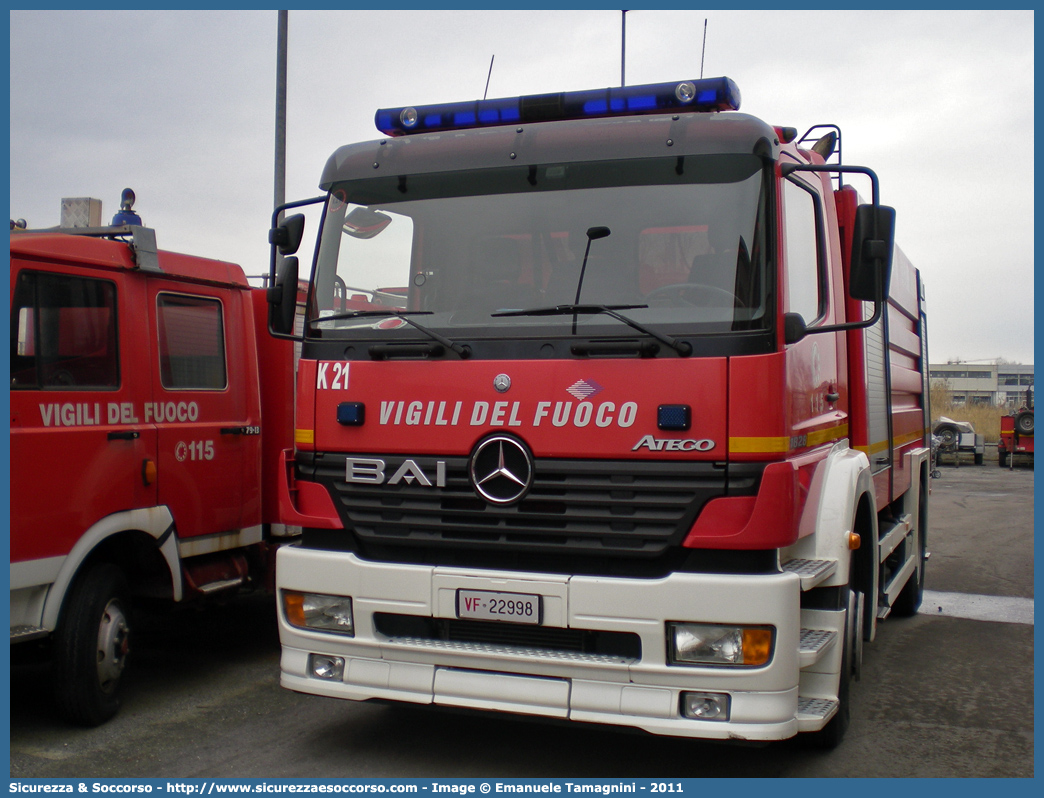 VF 22998
Corpo Nazionale Vigili del Fuoco
Mercedes Benz Atego 1828 I serie restyling
Allestitore BAI S.r.l.
(variante)
Parole chiave: VVF;V.V.F.;Corpo;Nazionale;Vigili;del;Fuoco;ABP;A.B.P.;AutoBottePompa;AutoBotte;Mercedes Benz;Atego;1828;BAI;B.A.I.