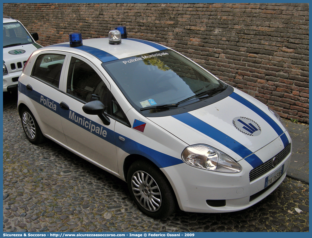 Polizia Locale YA163AB
Polizia Municipale
Corpo Unico Argenta,
Masi Torello, Portomaggiore e Voghiera
Fiat Grande Punto
Allestitore Focaccia Group S.r.l.
Parole chiave: Polizia;Locale;Municipale;Argenta;Masi Torello;Portomaggiore;Voghiera;Fiat;Grande Punto;Focaccia;YA163AB;YA 163 AB