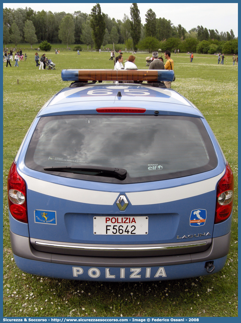 Polizia F5642
Polizia di Stato
Polizia Stradale
Autostrade per l'Italia S.p.A.
Renault GrandTour restyling
Parole chiave: Polizia di Stato;Polizia Stradale;Autostrade per l'Italia S.p.A.;Autostrade S.p.A.;Autostrade;Italia;Renault;GrandTour