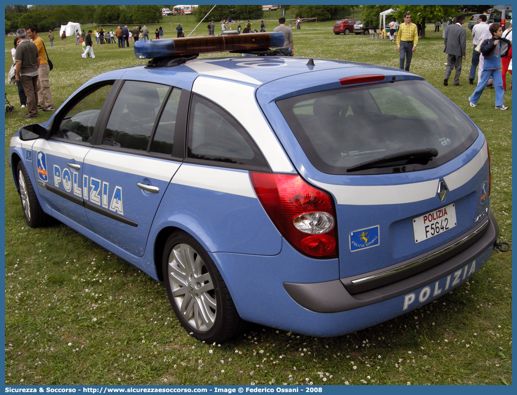 Polizia F5642
Polizia di Stato
Polizia Stradale
Autostrade per l'Italia S.p.A.
Renault GrandTour restyling
Parole chiave: Polizia di Stato;Polizia Stradale;Autostrade per l'Italia S.p.A.;Autostrade S.p.A.;Autostrade;Italia;Renault;GrandTour