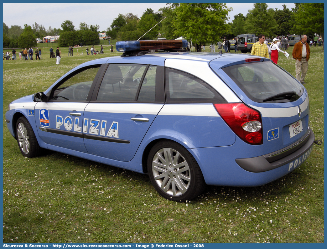 Polizia F5642
Polizia di Stato
Polizia Stradale
Autostrade per l'Italia S.p.A.
Renault GrandTour restyling
Parole chiave: Polizia di Stato;Polizia Stradale;Autostrade per l'Italia S.p.A.;Autostrade S.p.A.;Autostrade;Italia;Renault;GrandTour