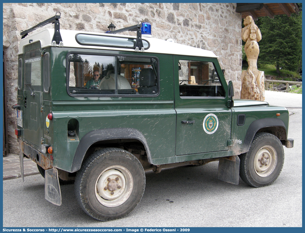 CF A10TN
Corpo Forestale
Provincia Autonoma di Trento
Land Rover Defender 90
Parole chiave: CF;C.F.;TN;Corpo;Forestale;Trento;Trentino;Land;Rover;Defender;90