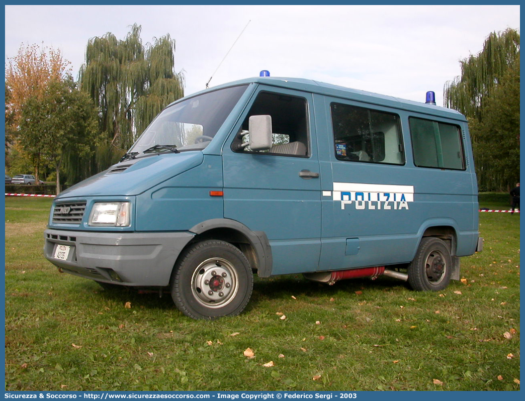 Polizia A2135
Polizia di Stato
Reparto Mobile
Cinofili
Iveco Daily 35-10 II serie
Parole chiave: Polizia;Stato;PS;P.S.;Reparto;Mobile;Cinofili;Iveco;Daily;35-10;35 - 10