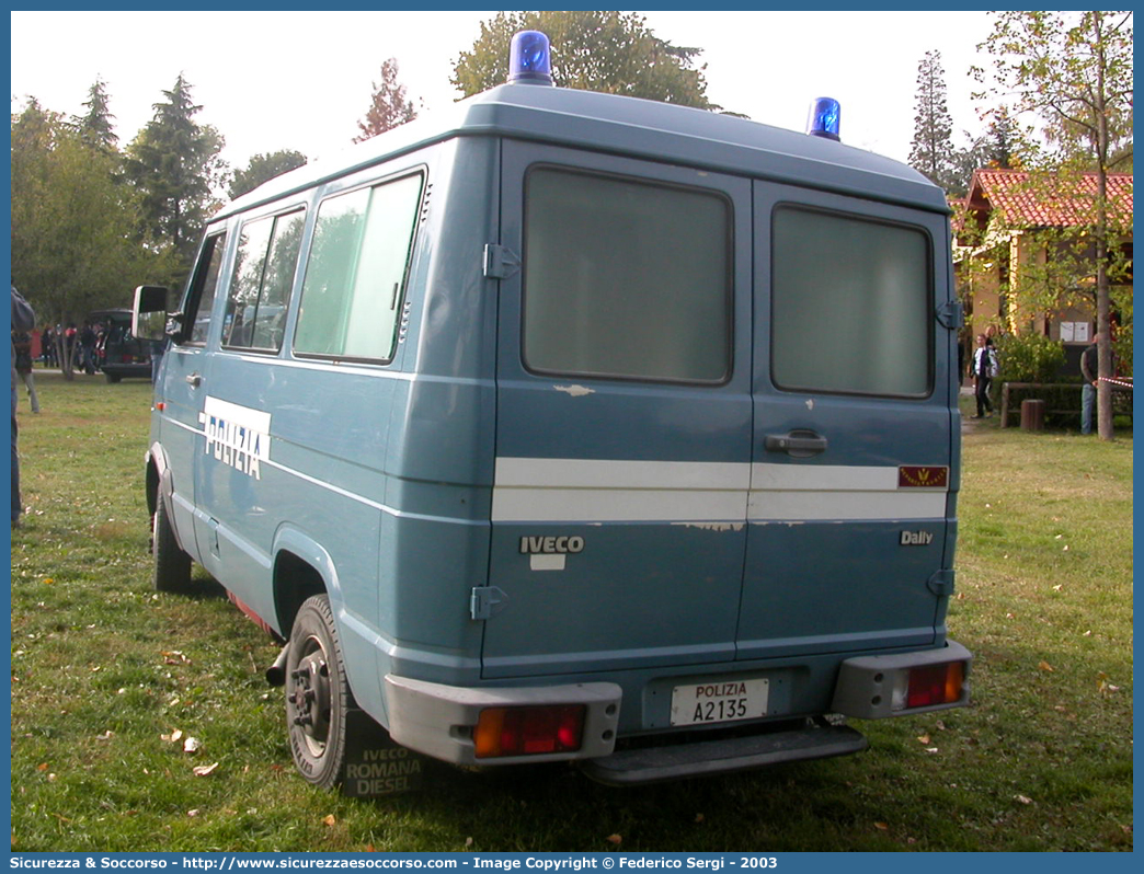 Polizia A2135
Polizia di Stato
Reparto Mobile
Cinofili
Iveco Daily 35-10 II serie
Parole chiave: Polizia;Stato;PS;P.S.;Reparto;Mobile;Cinofili;Iveco;Daily;35-10;35 - 10