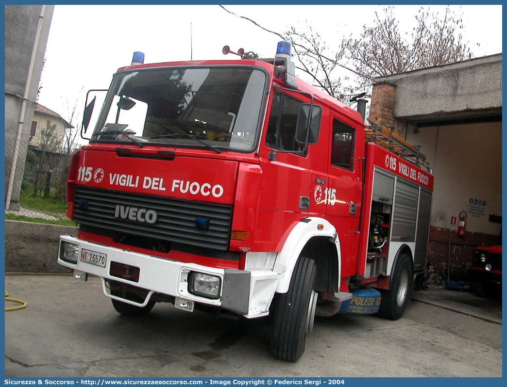 VF 16670
Corpo Nazionale Vigili del Fuoco
Iveco 190-26
Allestitore Baribbi S.p.A.
Parole chiave: VVF;V.V.F.;Corpo;Nazionale;Vigili;del;Fuoco;AutoPompaSerbatoio;APS;A.P.S.;Iveco;190;26;190-26;Baribbi