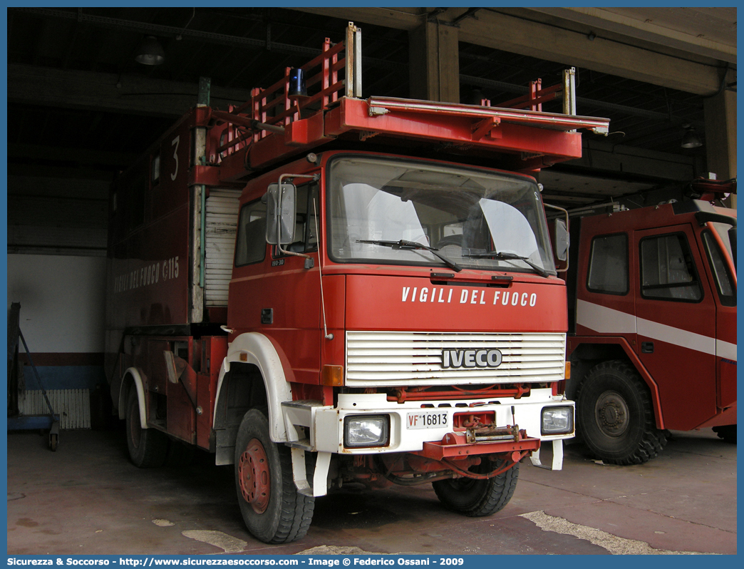 VF 16813
Corpo Nazionale Vigili del Fuoco
Nucleo Aeroportuale
Iveco 190-30
Allestitore Brema
Parole chiave: Corpo;Nazionale;Vigili del Fuoco;Vigili;Fuoco;Iveco;190-30;190;Aeroportuale;ASA;A.S.A.;Automezzo;Soccorso;Brema