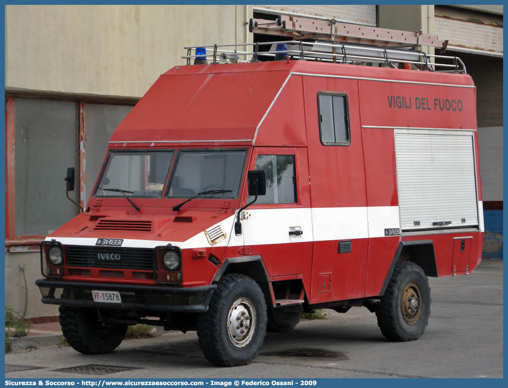 VF 15878
Corpo Nazionale Vigili del Fuoco
Nucleo Aeroportuale
Iveco 40.10WM
Allestitore Baribbi S.p.A.
Parole chiave: Corpo;Nazionale;Vigili del Fuoco;Vigili;Fuoco;Iveco;40.10WM;40.10 WM;VM90;VM 90;Aeroportuale