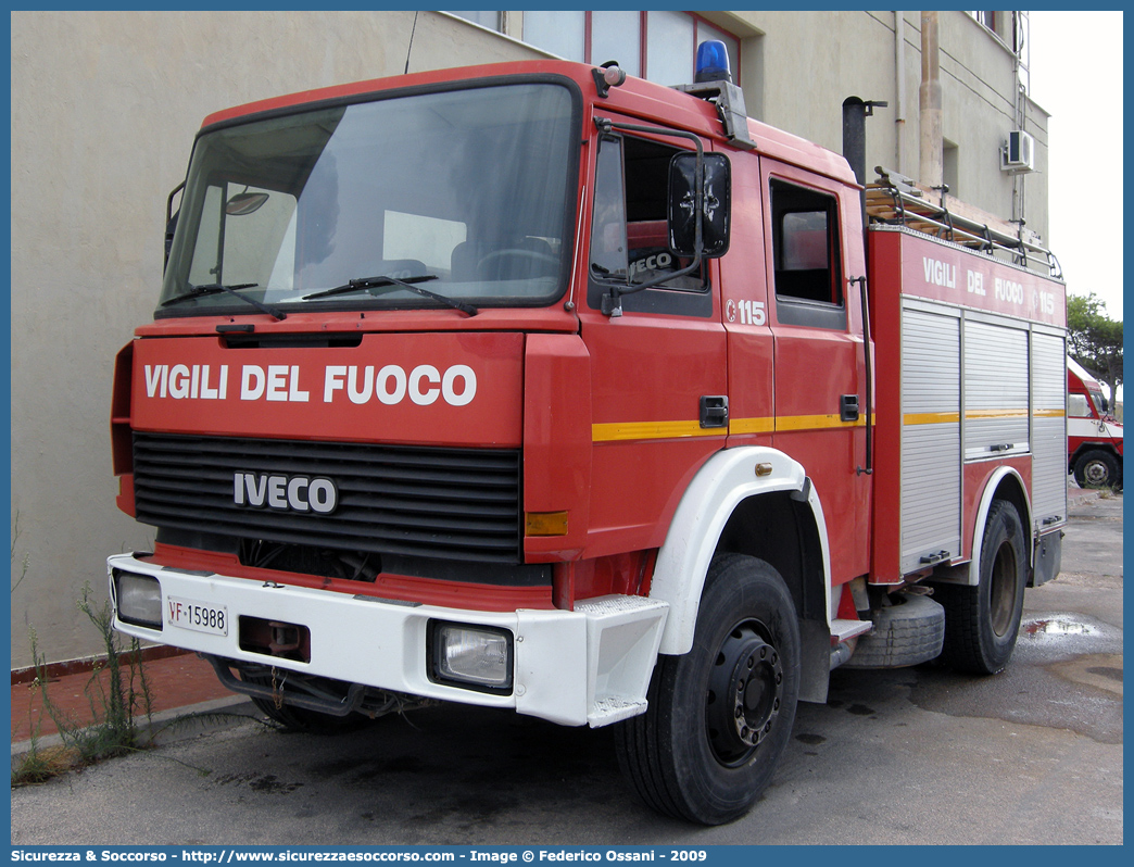 VF 15988
Corpo Nazionale Vigili del Fuoco
Iveco 190-26
Allestitore Baribbi S.p.A.
Parole chiave: VVF;V.V.F.;Corpo;Nazionale;Vigili;del;Fuoco;AutoPompaSerbatoio;APS;A.P.S.;Iveco;190;26;190-26;Baribbi