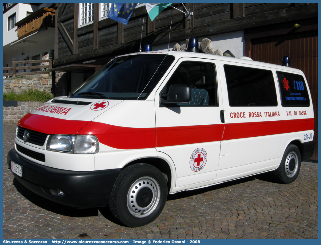 CRI 15122
Croce Rossa Italiana
Val di Fassa (TN)
Volkswagen Transporter T4 restyling
Parole chiave: Croce;Rossa;Italiana;CRI;C.R.I.;Ambulanza;Volkswagen;Transporter;T4;Val di Fassa