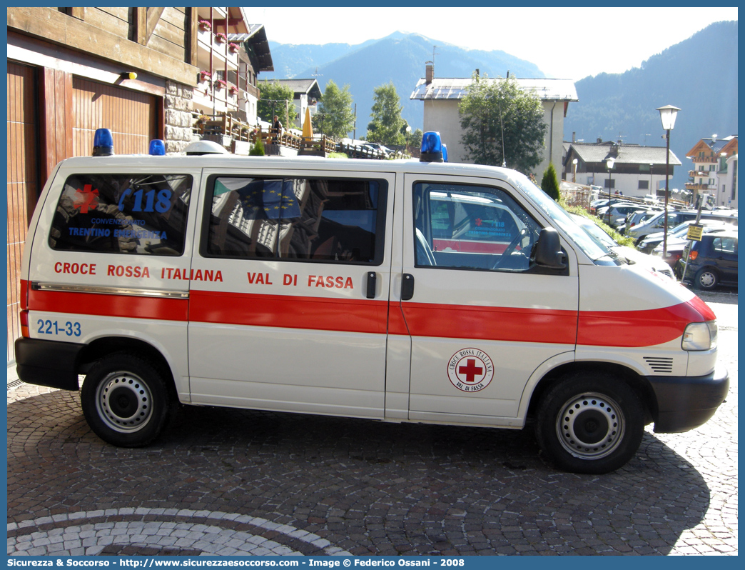 CRI 15122
Croce Rossa Italiana
Val di Fassa (TN)
Volkswagen Transporter T4 restyling
Parole chiave: Croce;Rossa;Italiana;CRI;C.R.I.;Ambulanza;Volkswagen;Transporter;T4;Val di Fassa