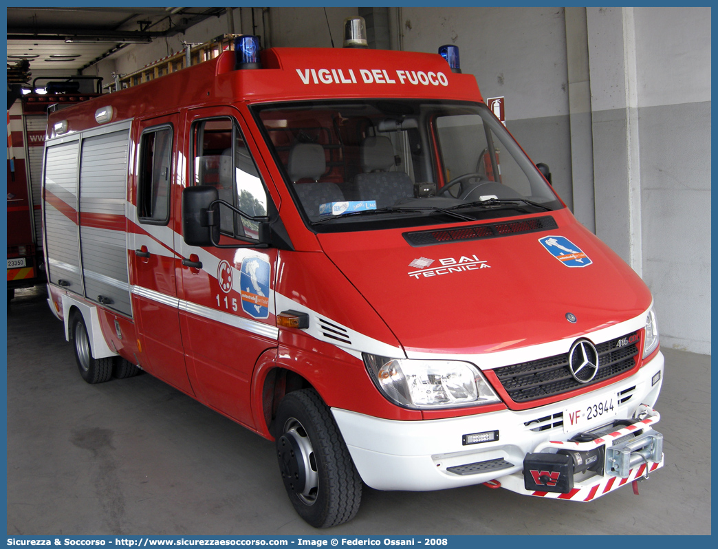 VF 23944
Corpo Nazionale Vigili del Fuoco
Mercedes Benz Sprinter 416 I serie restyling
Allestitore BAI S.r.l.
Parole chiave: Corpo;Nazionale;Vigili del Fuoco;Vigili;Fuoco;Polisoccorso;Mercedes Benz;Sprinter;416;BAI;B.A.I.;Tecnica;VF23944;VF 23944