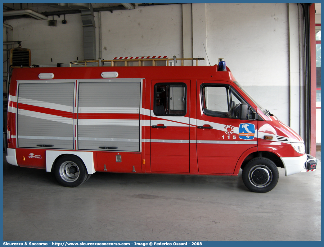 VF 23944
Corpo Nazionale Vigili del Fuoco
Mercedes Benz Sprinter 416 I serie restyling
Allestitore BAI S.r.l.
Parole chiave: Corpo;Nazionale;Vigili del Fuoco;Vigili;Fuoco;Polisoccorso;Mercedes Benz;Sprinter;416;BAI;B.A.I.;Tecnica;VF23944;VF 23944