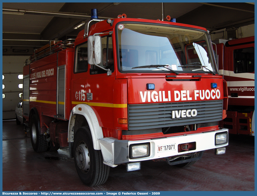 VF 17071
Corpo Nazionale Vigili del Fuoco
Iveco 190-26
Allestitore Baribbi S.p.A.
Parole chiave: VVF;V.V.F.;Corpo;Nazionale;Vigili;del;Fuoco;ABP;A.B.P.;AutoBottePompa;AutoBotte;Fiat;Iveco;190-26;190 - 26;Baribbi