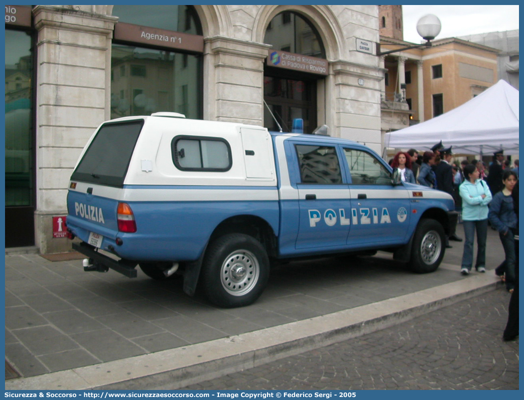 Polizia E6586
Polizia di Stato
Reparto Mobile
Cinofili
Mitsubishi L200 III serie restyling
Parole chiave: Polizia;Stato;PS;P.S.;Reparto;Mobile;Cinofili;Mitsubishi;L200;L 200