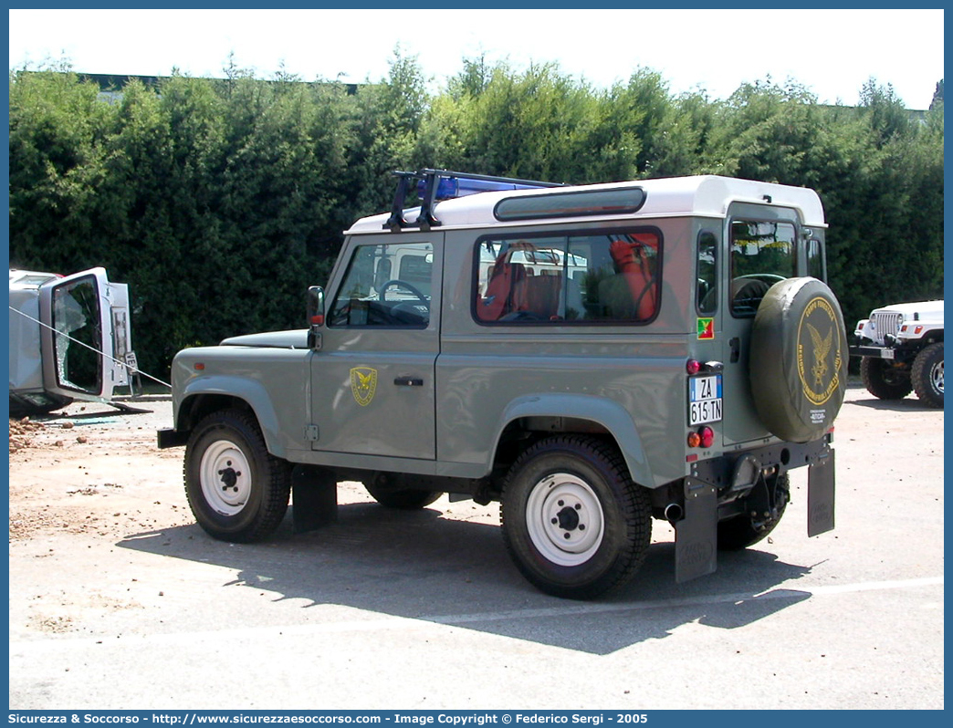 -
Corpo Forestale 
Regione Friuli Venezia Giulia
Land Rover Defender 90
Parole chiave: Corpo;Forestale;Friuli Venezia Giulia;CFFVG;C.F.F.V.G.;Land Rover;Defender;Defender 90