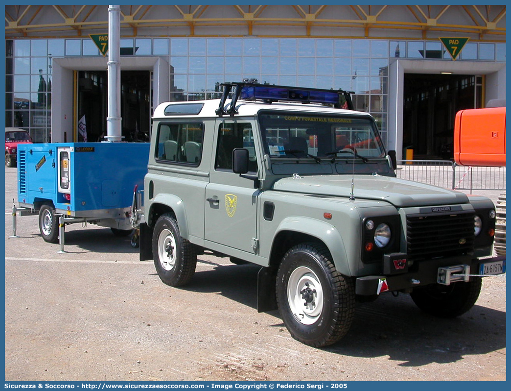 -
Corpo Forestale 
Regione Friuli Venezia Giulia
Land Rover Defender 90
Parole chiave: Corpo;Forestale;Friuli Venezia Giulia;CFFVG;C.F.F.V.G.;Land Rover;Defender;Defender 90