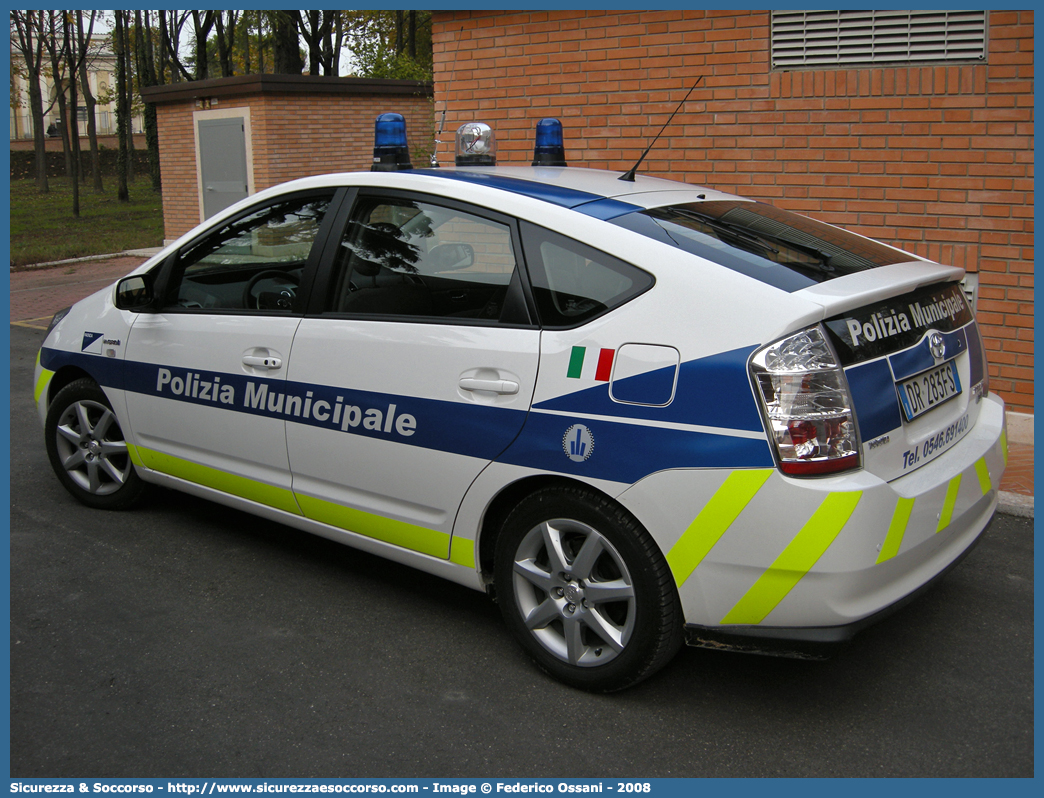 -
Polizia Municipale
Comune di Faenza
Toyota Prius II serie
Parole chiave: Polizia;Locale;Municipale;Faenza;Toyota;Prius