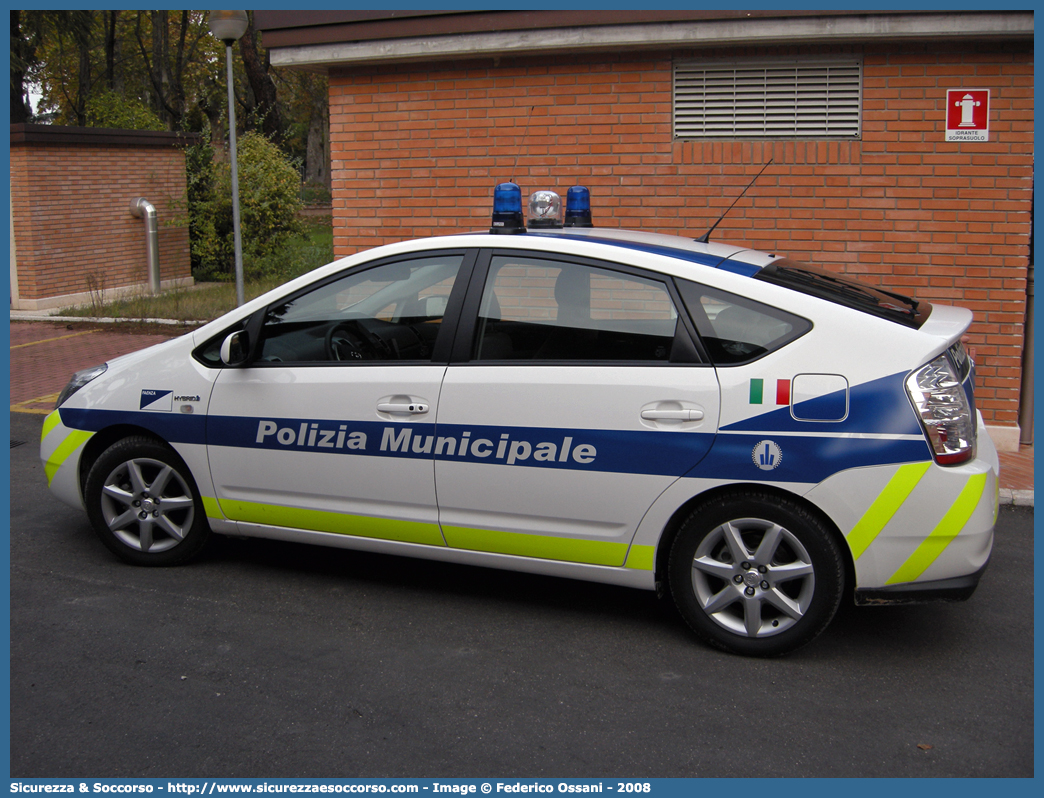 -
Polizia Municipale
Comune di Faenza
Toyota Prius II serie
Parole chiave: Polizia;Locale;Municipale;Faenza;Toyota;Prius