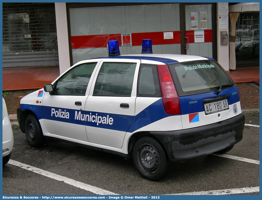 -
Polizia Municipale
Servizio Intercomunale
Budrio e Granarolo dell'Emilia
Fiat Punto I serie
Parole chiave: Polizia;Locale;Municipale;Budrio;Granarolo dell'Emilia;Granarolo dell Emilia;Fiat;Punto