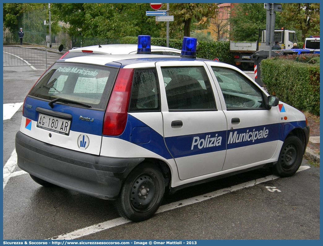 -
Polizia Municipale
Servizio Intercomunale
Budrio e Granarolo dell'Emilia
Fiat Punto I serie
Parole chiave: Polizia;Locale;Municipale;Budrio;Granarolo dell'Emilia;Granarolo dell Emilia;Fiat;Punto