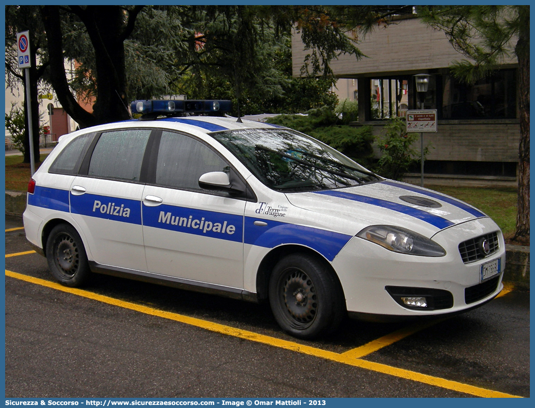 -
Polizia Municipale
Unione Terre d'Argine
Fiat Nuova Croma II serie
Allestitore Olmedo S.p.A.
Parole chiave: Polizia;Locale;Municipale;Terre d&#039;Argine;Terre Argine;Campogalliano;Carpi;Novi di Modena;Soliera;Fiat;Nuova Croma;Olmedo