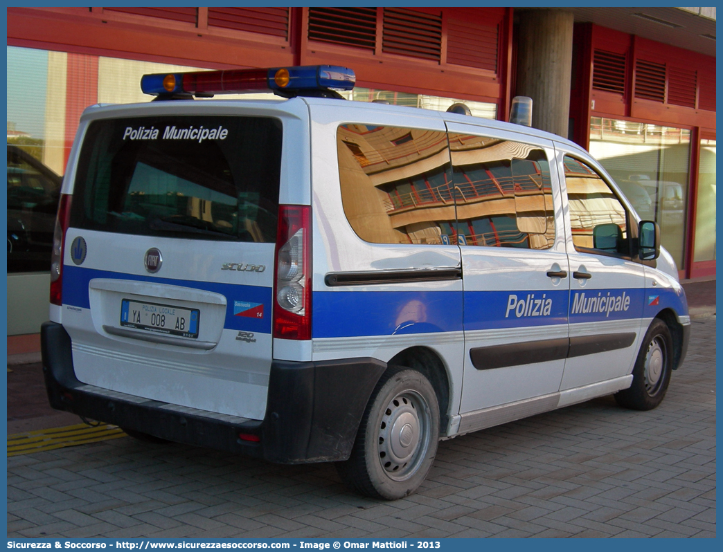 Polizia Locale YA008AB
Polizia Municipale
Comune di Sassuolo
Fiat Scudo IV serie
Allestitore Bertazzoni S.r.l.
Parole chiave: Polizia;Locale;Municipale;Sassuolo;Fiat;Scudo;Bertazzoni;YA008AB;YA 008 AB