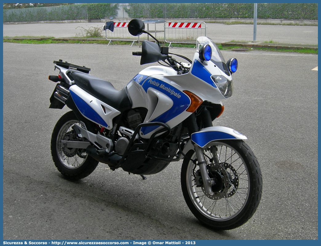 -
Polizia Municipale
Comune di Vignola
Honda Transalp II serie
Parole chiave: Polizia;Locale;Municipale;Vignola;Honda;Transalp