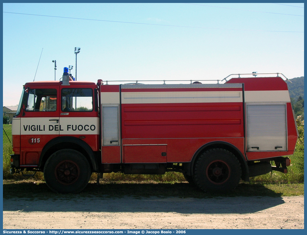 VF 13784
Corpo Nazionale Vigili del Fuoco
Iveco 160NC
Allestitore Baribbi S.p.A.
Parole chiave: VVF;V.V.F.;Corpo;Nazionale;Vigili;del;Fuoco;ABP;A.B.P.;AutoBottePompa;AutoBotte;Fiat;Iveco;160NC;160;NC