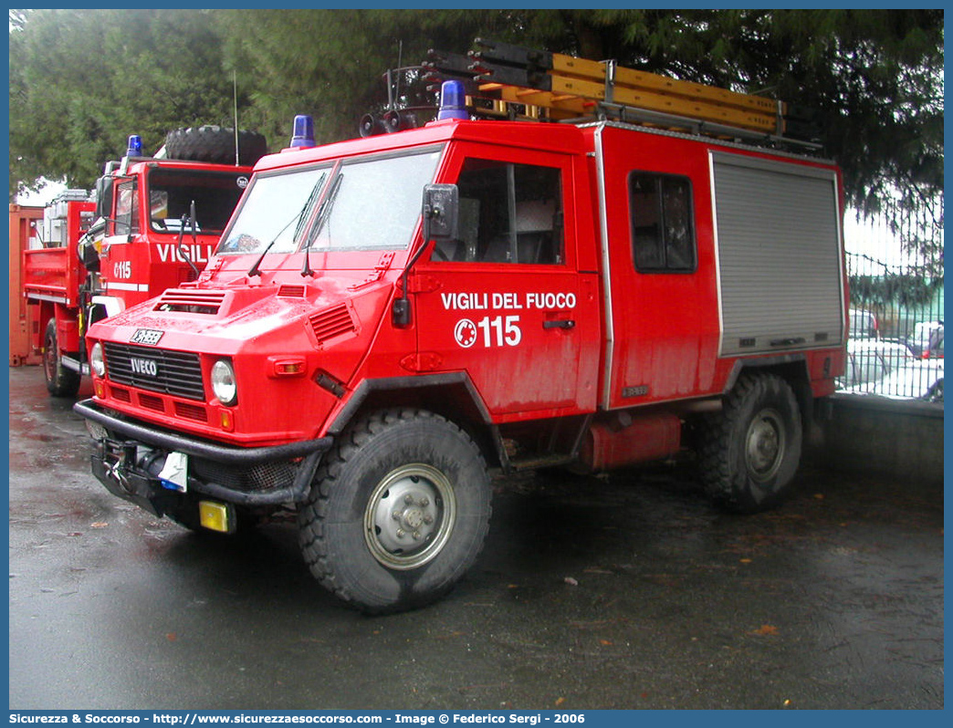 VF 16486
Corpo Nazionale Vigili del Fuoco
Iveco 40-10WM
Allestitore Baribbi S.p.A.
Parole chiave: VF;V.F.;VVF;V.V.F.;Corpo;Nazionale;Vigili;del;Fuoco;Polisoccorso;Iveco;40-10WM;40;10;WM;VM90;VM 90;Magirus