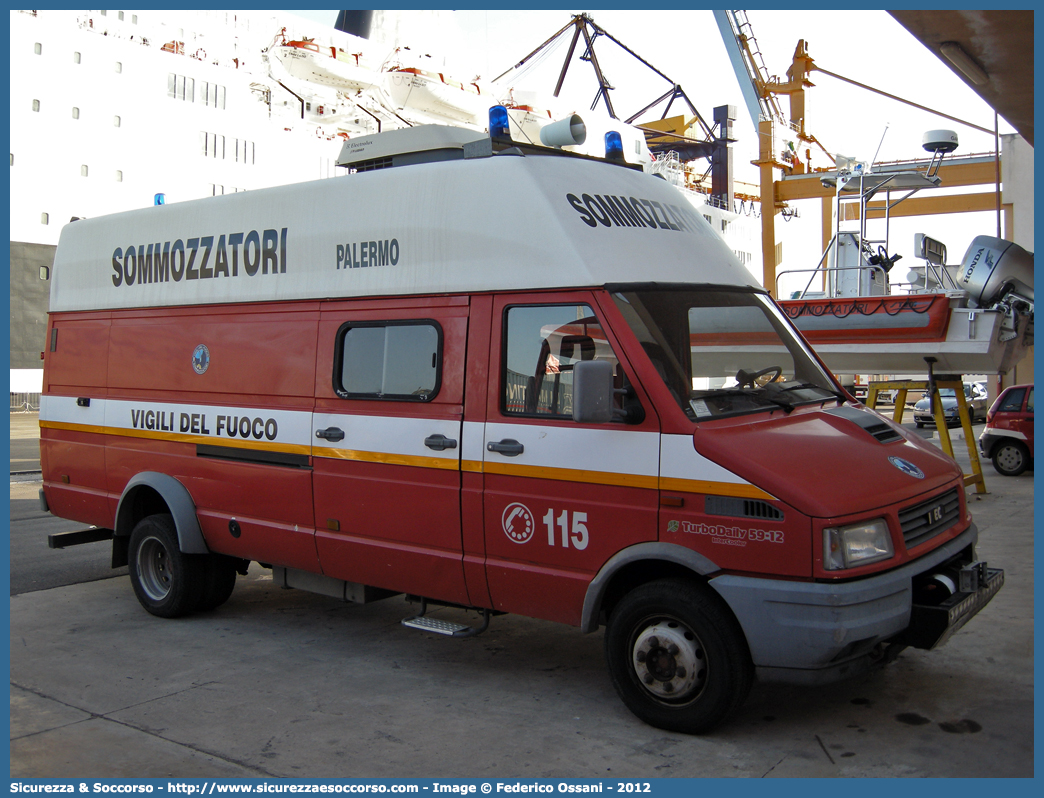 VF 19320
Corpo Nazionale Vigili del Fuoco
Nucleo Soccorso Subacqueo e Acquatico
Iveco Daily 59-12 II serie
Parole chiave: VVF;V.V.F.;Corpo;Nazionale;Vigili;del;Fuoco;Iveco;Daily;59-12;59.12;NSSA;N.S.S.A.;Soccorso;Subacqueo;Acquatico;Sommozzatori;Subacquei