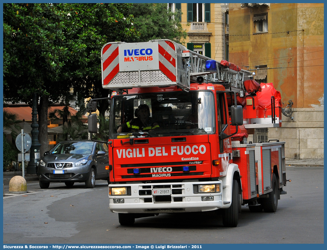 VF 21917
Corpo Nazionale Vigili del Fuoco
Iveco 150E28 EuroFire I serie
Allestitore Magirus
Parole chiave: VVF;V.V.F.;Corpo;Nazionale;Vigili;del;Fuoco;AutoScala;AS;Iveco;150E28;EuroFire;Magirus