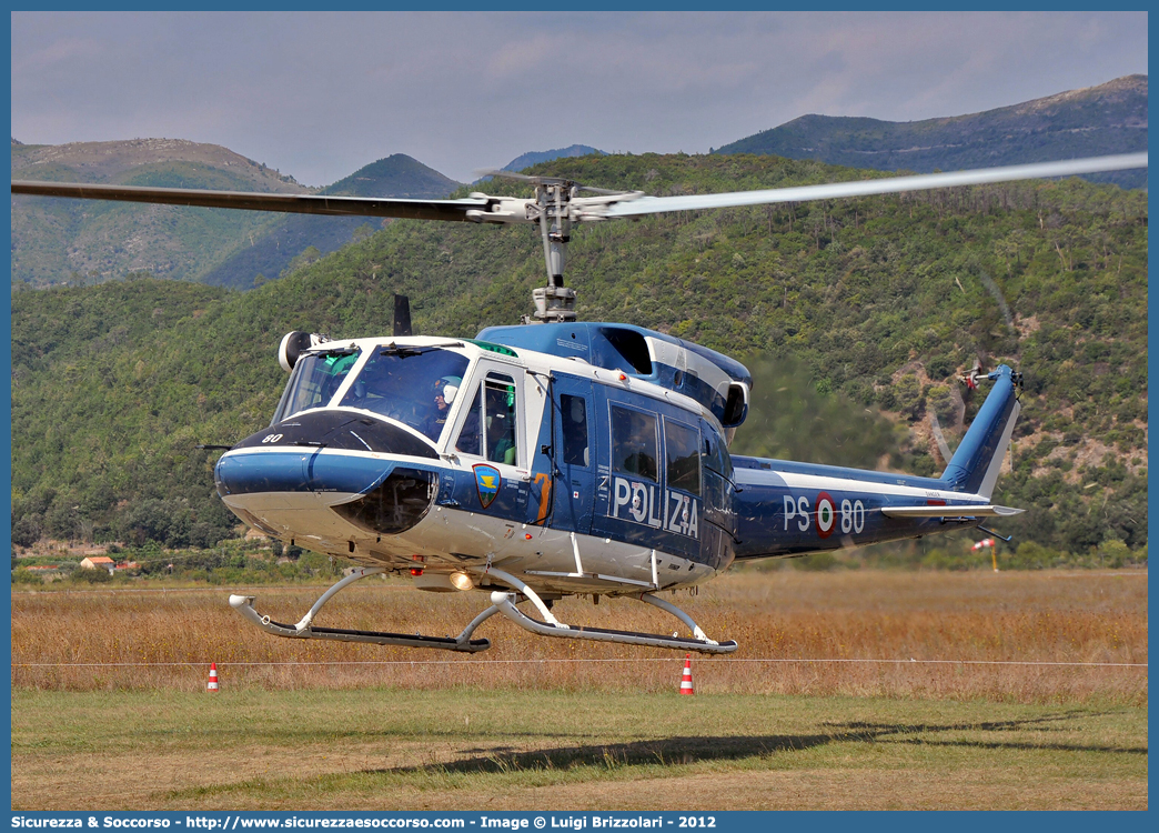 PS 80
Polizia di Stato
Reparto Volo
Agusta Bell AB212
Parole chiave: PS;P.S.;Polizia;di;Stato;Reparto;Volo;Agusta;Bell;AB212;AB 212