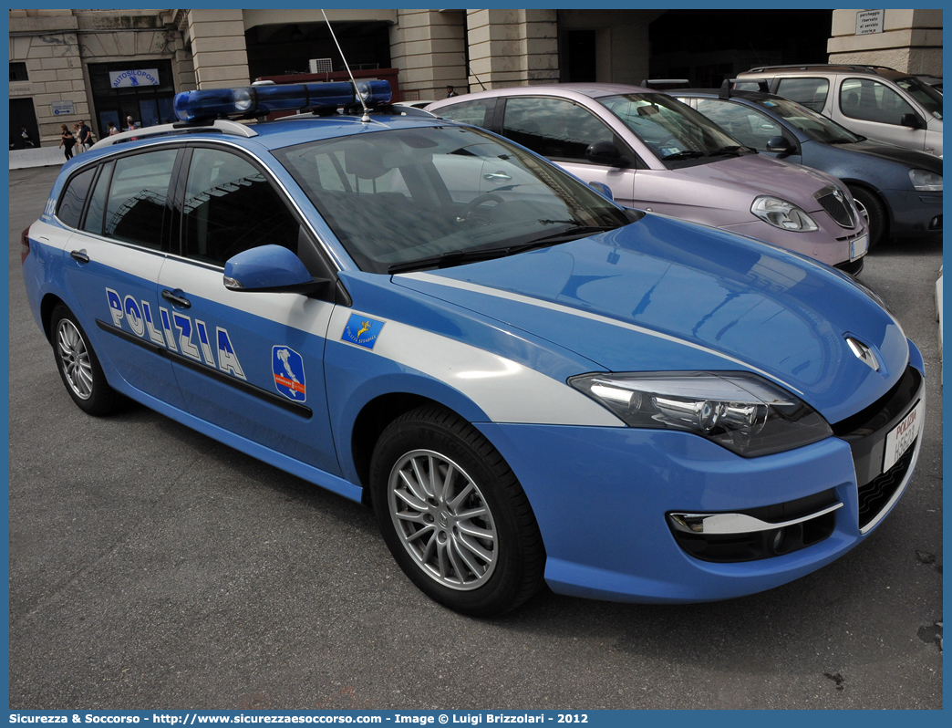 Polizia H5623
Polizia di Stato
Polizia Stradale
Autostrade per l'Italia S.p.A.
Renault Laguna SporTour restyling
Allestitore Focaccia Group S.r.l.
Parole chiave: Polizia di Stato;Polizia Stradale;Autostrade per l&#039;Italia S.p.A.;Autostrade S.p.A.;Autostrade;Italia;Renault;Laguna;Sportour;Focaccia